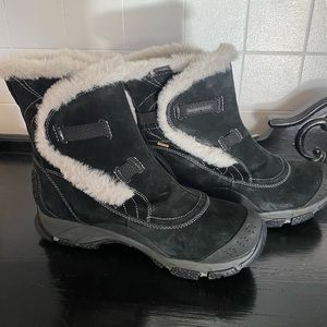 Womens Merrell Ankle Snow boot sz 8